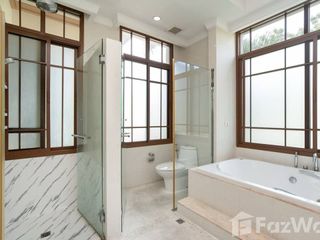 Villa en venta y en alquiler de 4 habitaciones en Watthana, Bangkok