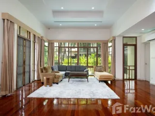 Villa en venta y en alquiler de 4 habitaciones en Watthana, Bangkok