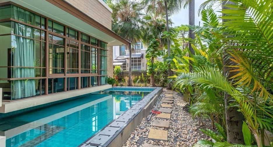 À vendre et à louer 4 chambres villa à Watthana, Bangkok