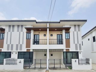 À vendre 3 chambres maison de ville à Mueang Samut Prakan, Samut Prakan