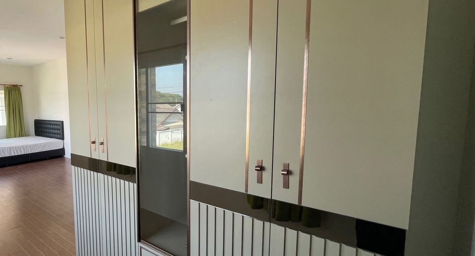 For rent 3 bedrooms house in Saraphi, Chiang Mai