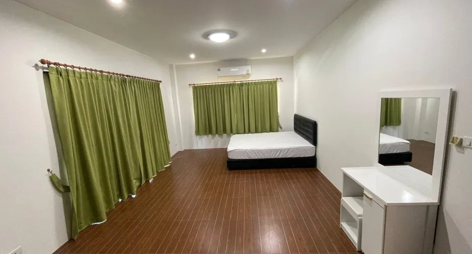 For rent 3 bedrooms house in Saraphi, Chiang Mai