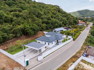 For sale and for rent 3 bedrooms villa in Hua Hin, Prachuap Khiri Khan