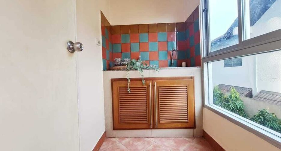 For rent 1 bed condo in Phra Khanong, Bangkok