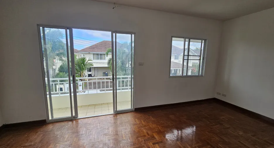 出售 4 卧室 独立屋 在 San Kamphaeng, Chiang Mai