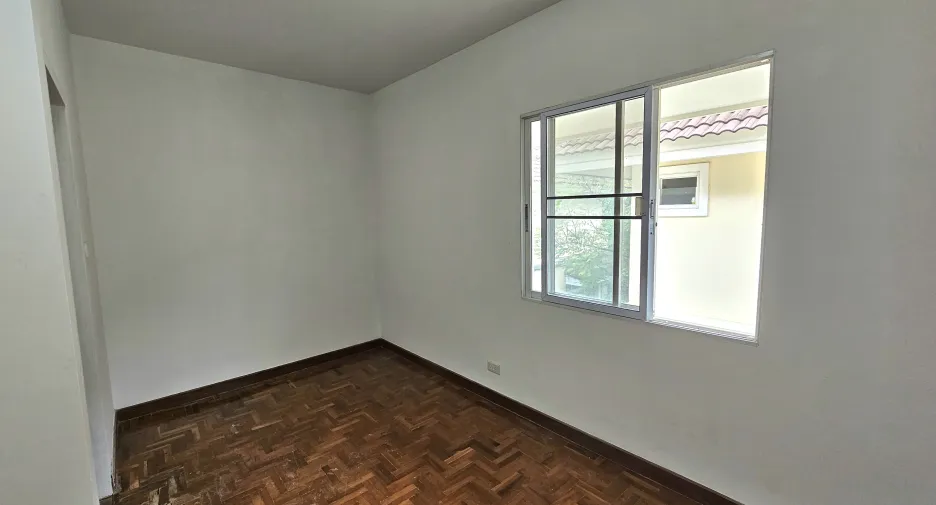 出售 4 卧室 独立屋 在 San Kamphaeng, Chiang Mai