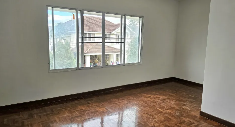 出售 4 卧室 独立屋 在 San Kamphaeng, Chiang Mai