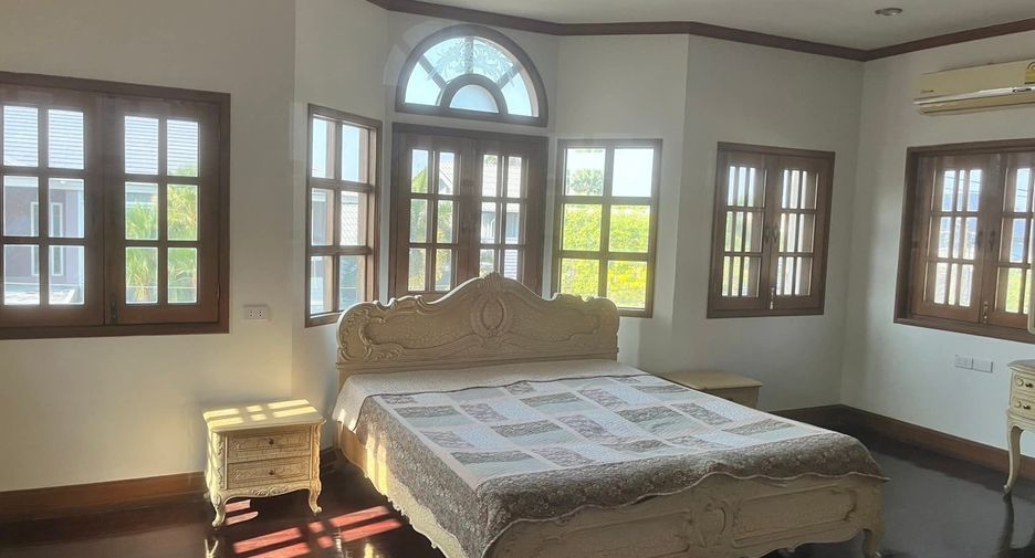 For sale 8 bedrooms house in Mueang Chiang Mai, Chiang Mai