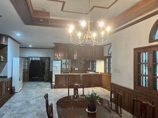 For sale 8 bedrooms house in Mueang Chiang Mai, Chiang Mai