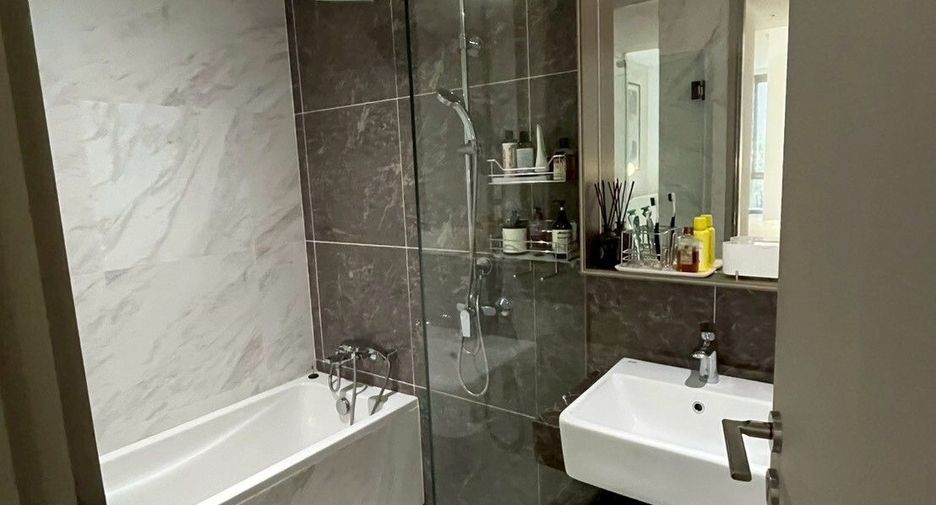 For sale 1 bed condo in Khlong Toei, Bangkok