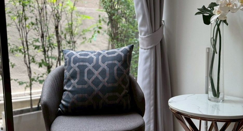 For sale 1 bed condo in Khlong Toei, Bangkok