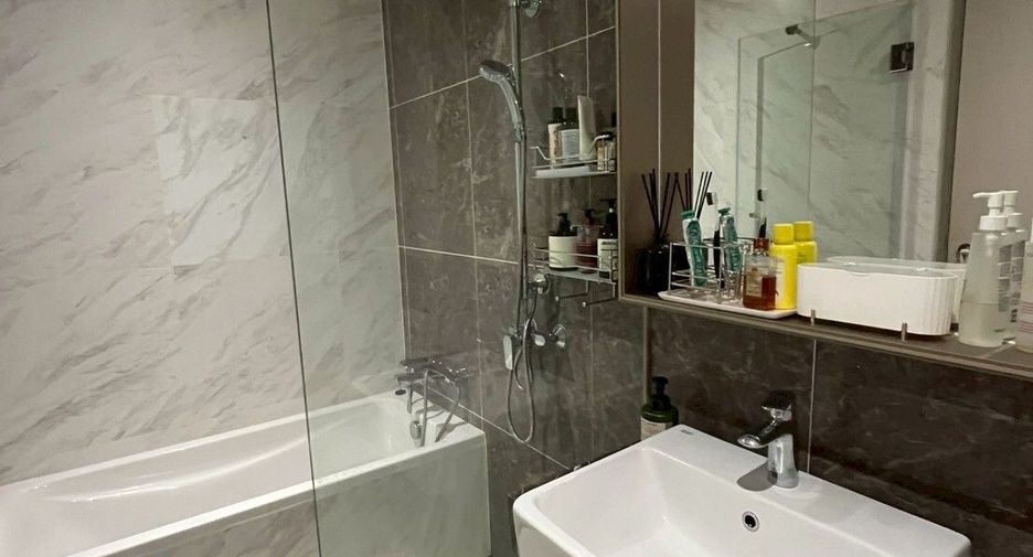 For sale 1 bed condo in Khlong Toei, Bangkok