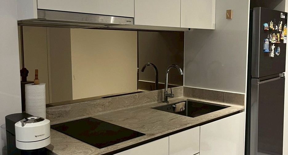 For sale 1 bed condo in Khlong Toei, Bangkok