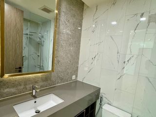 For sale 3 ベッドルーム condo in Khlong Toei, Bangkok