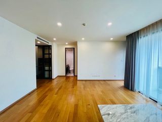 For sale 3 ベッドルーム condo in Khlong Toei, Bangkok