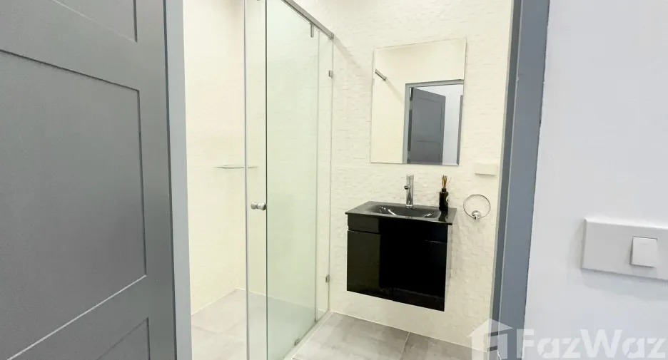 For sale and for rent 3 bedrooms condo in Mueang Chiang Mai, Chiang Mai