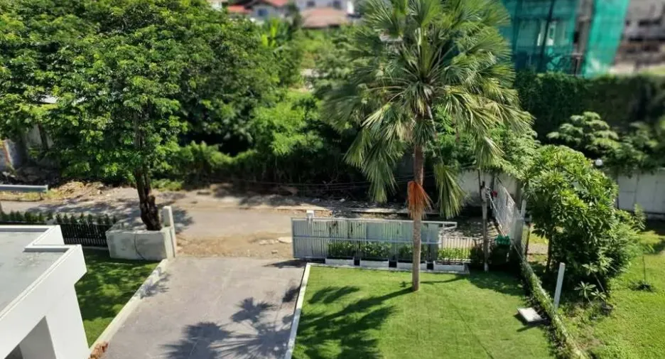 Продажа и аренда 5 спальни дом в Пхра Кханонг, Бангкок