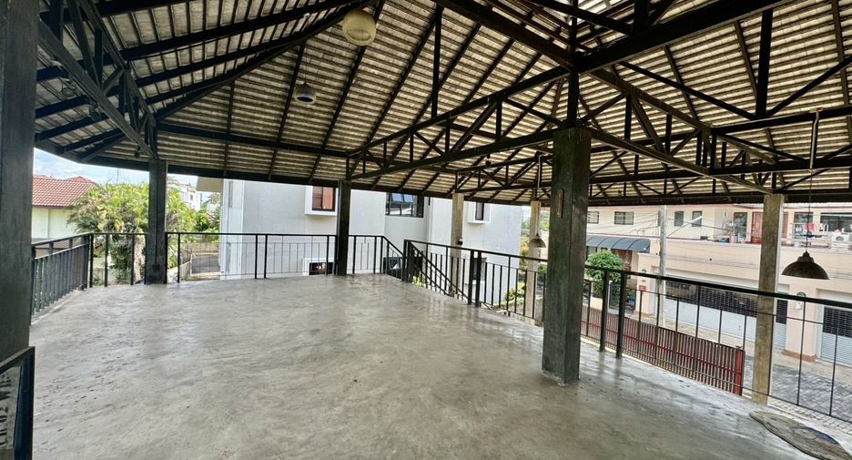 For sale 3 bedrooms retail Space in Mueang Chiang Mai, Chiang Mai
