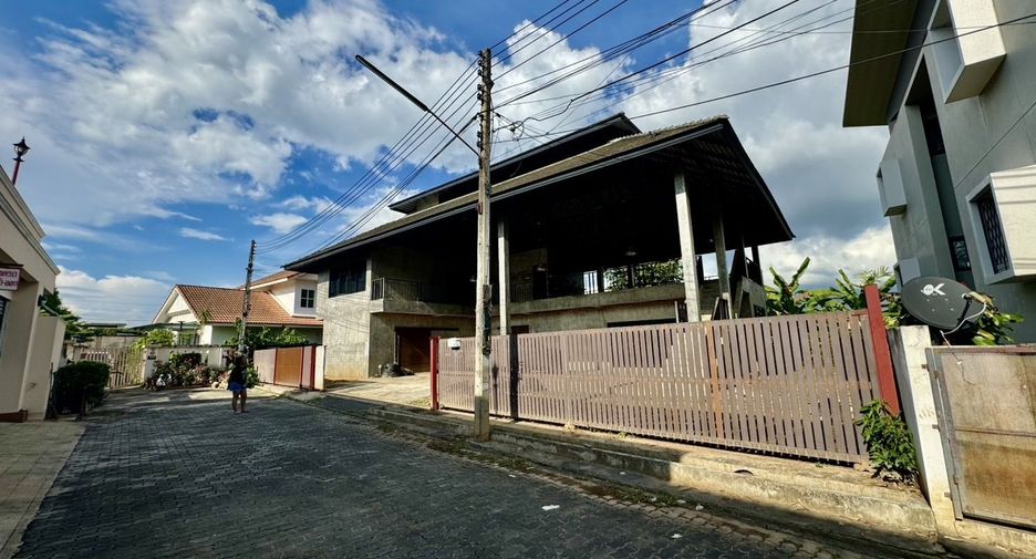 For sale 3 bedrooms retail Space in Mueang Chiang Mai, Chiang Mai
