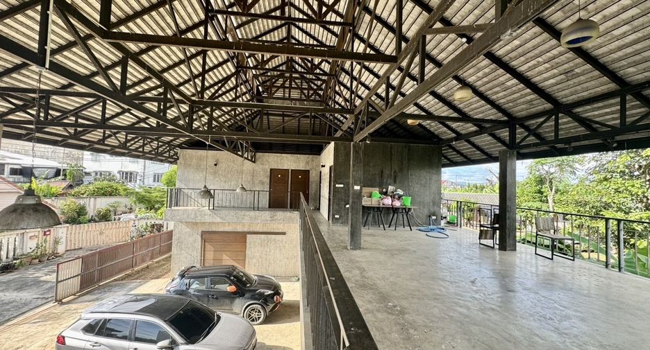 For sale 3 bedrooms retail Space in Mueang Chiang Mai, Chiang Mai
