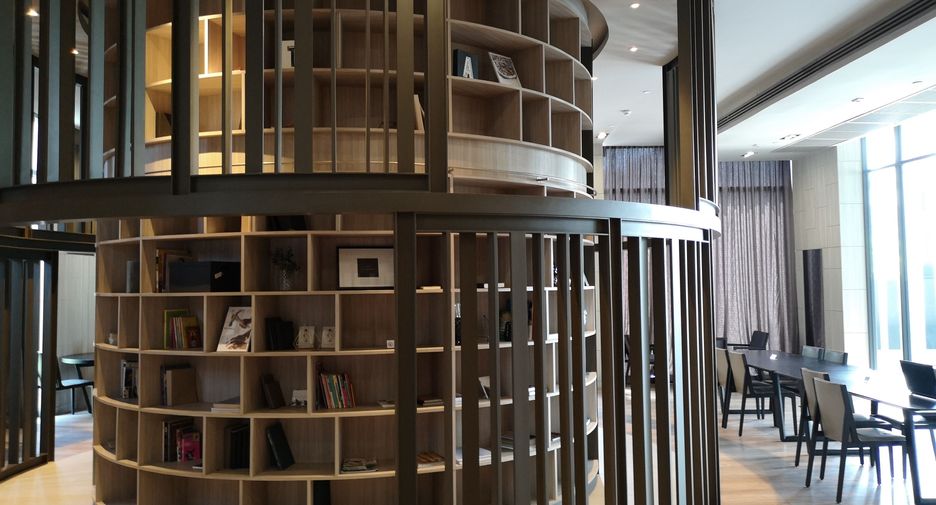 À vendre 1 chambre condo à Huai Khwang, Bangkok