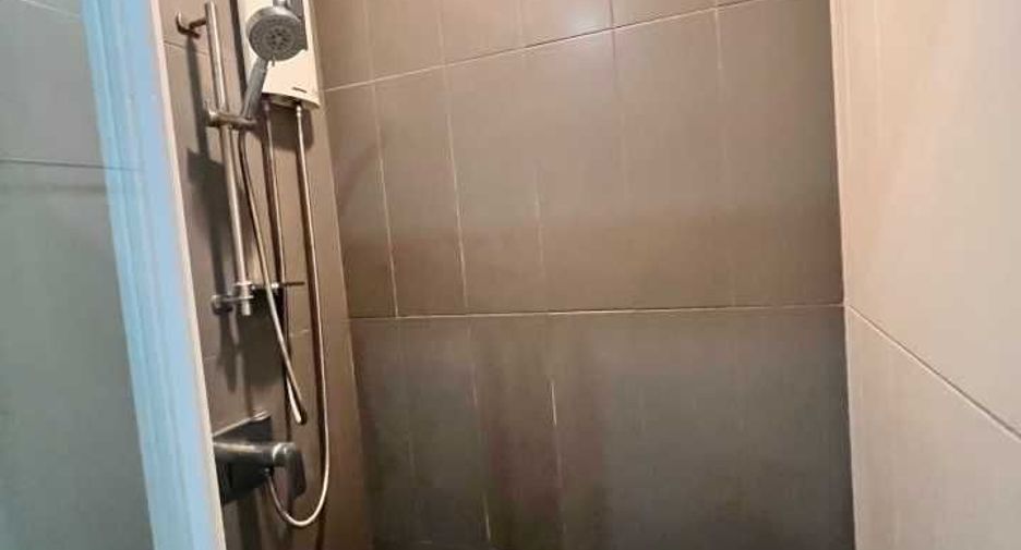 À vendre 1 chambre condo à Huai Khwang, Bangkok