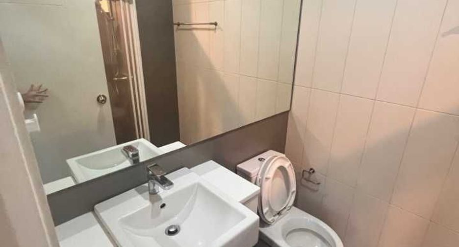 À vendre 1 chambre condo à Huai Khwang, Bangkok