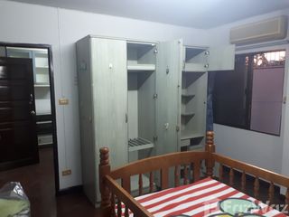 For sale 4 bedrooms townhouse in Bang Phlat, Bangkok
