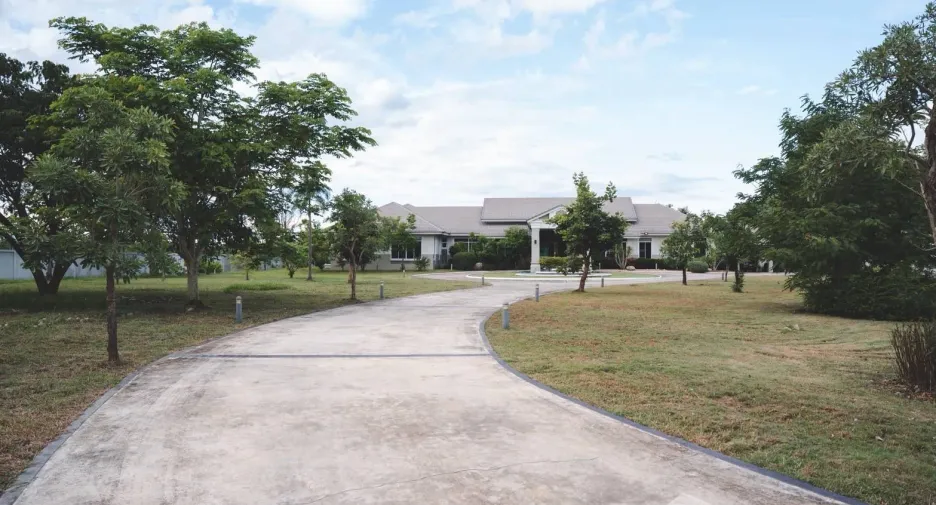 For sale 5 bedrooms house in Doi Saket, Chiang Mai