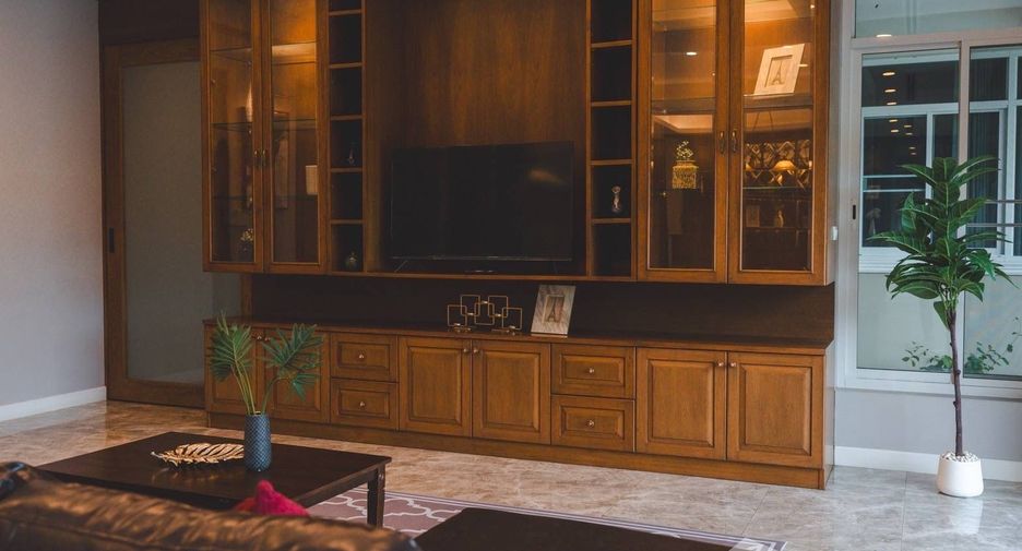 For sale 5 bedrooms house in Doi Saket, Chiang Mai