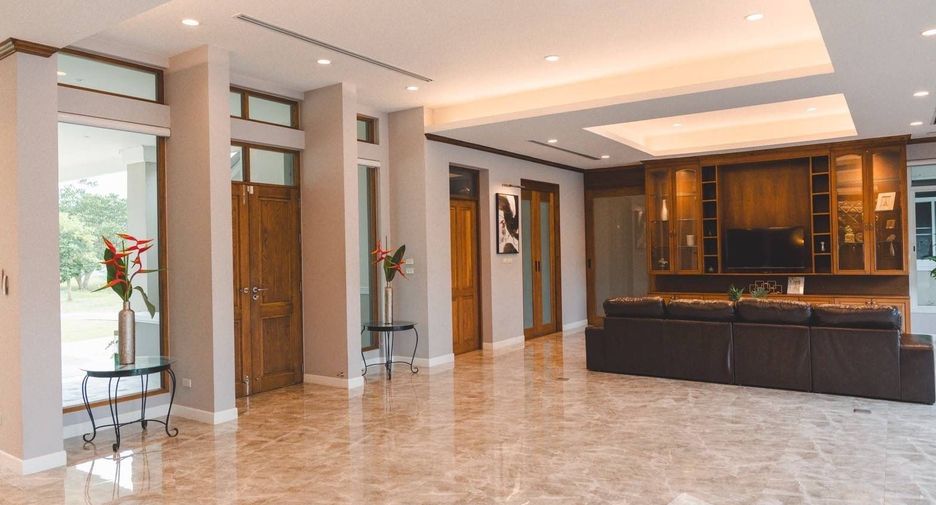 For sale 5 bedrooms house in Doi Saket, Chiang Mai