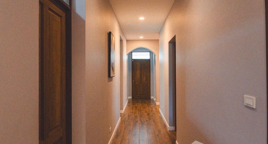 For sale 5 bedrooms house in Doi Saket, Chiang Mai