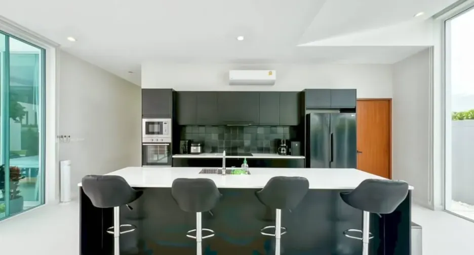 For sale 4 bedrooms villa in Hua Hin, Prachuap Khiri Khan