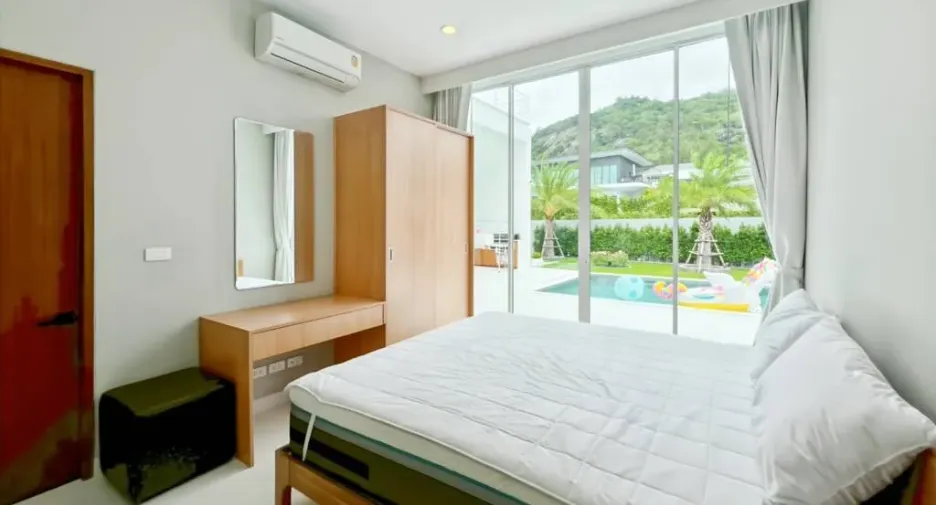 For sale 4 bedrooms villa in Hua Hin, Prachuap Khiri Khan