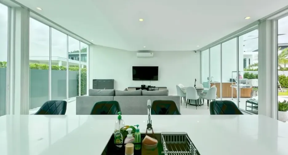 For sale 4 bedrooms villa in Hua Hin, Prachuap Khiri Khan