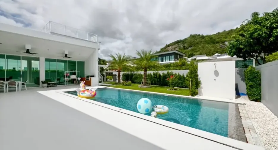 For sale 4 bedrooms villa in Hua Hin, Prachuap Khiri Khan