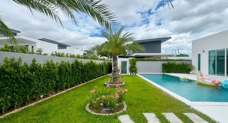 For sale 4 bedrooms villa in Hua Hin, Prachuap Khiri Khan