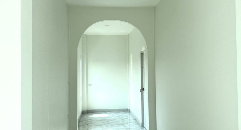 À vendre 5 chambres maison à San Sai, Chiang Mai