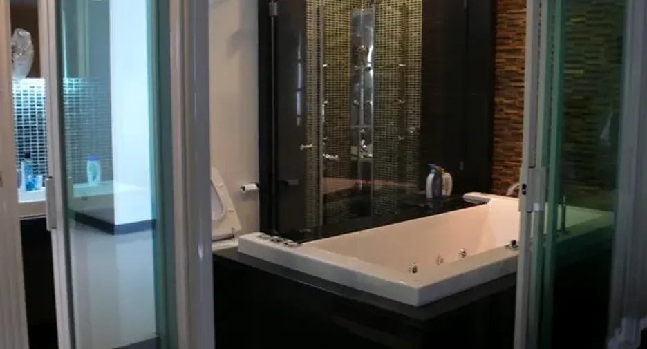 For rent 2 bedrooms condo in Bang Lamung, Chonburi