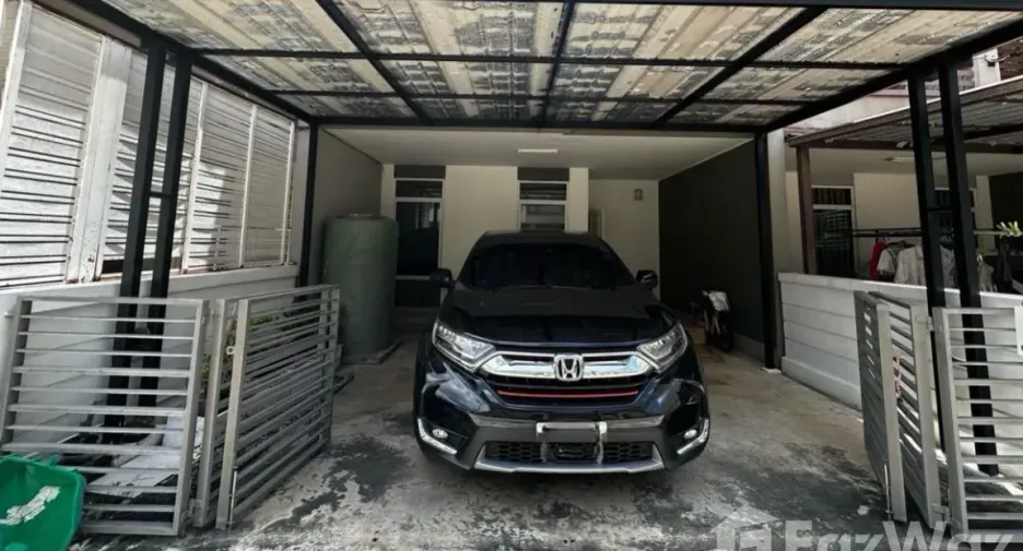 For sale 3 bedrooms townhouse in Sai Mai, Bangkok