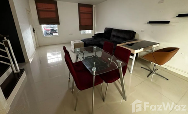 Casa adosada en venta de 3 habitaciones en Sai Mai, Bangkok