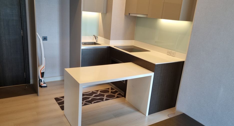 For sale 2 bedrooms condo in Phaya Thai, Bangkok