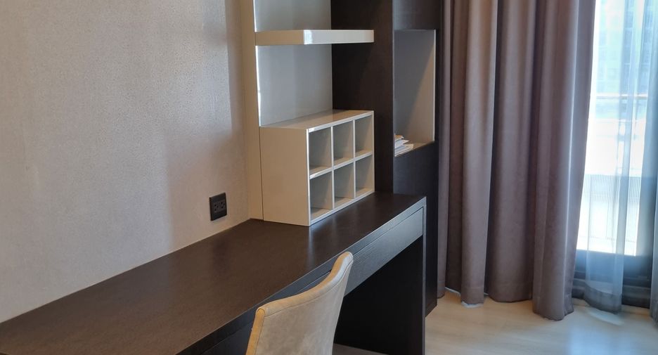 For sale 2 bedrooms condo in Phaya Thai, Bangkok
