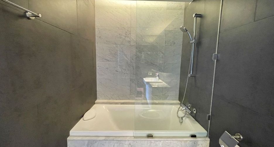 For sale 2 bedrooms condo in Watthana, Bangkok