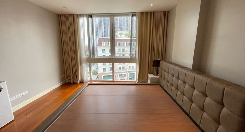 For sale 2 bedrooms condo in Watthana, Bangkok
