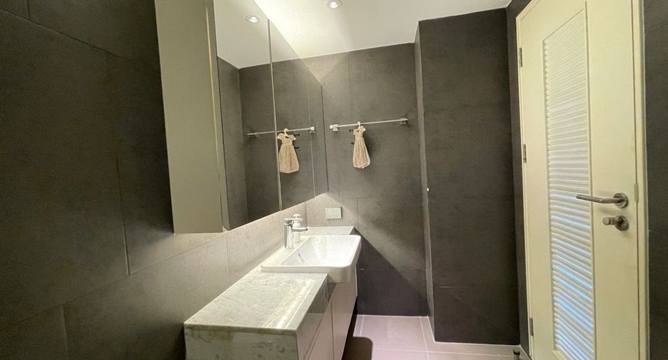 For sale 2 bedrooms condo in Watthana, Bangkok