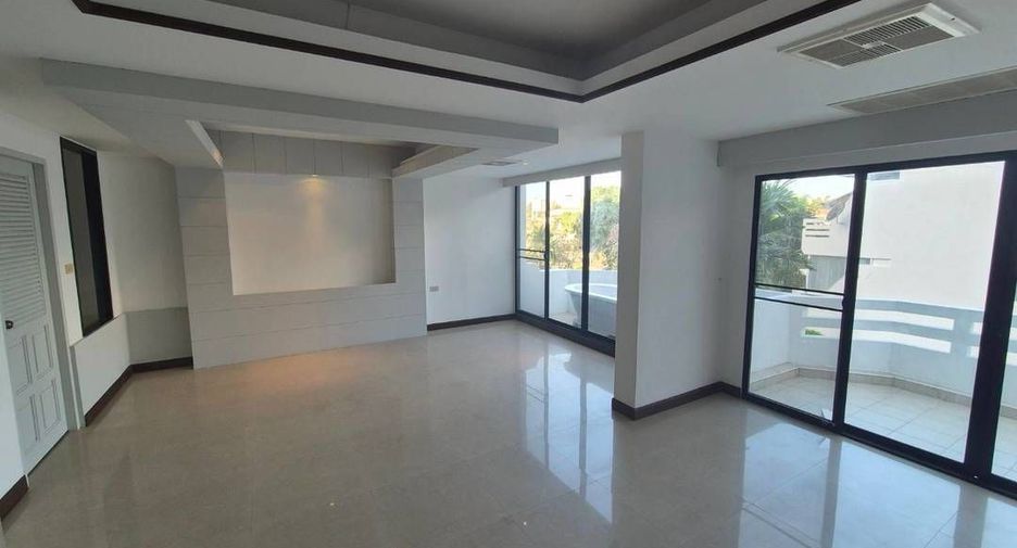 For sale 8 bedrooms townhouse in Bang Lamung, Chonburi