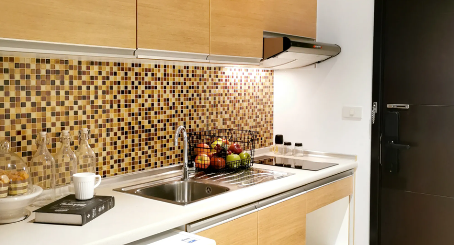 For sale and for rent studio condo in Khlong Toei, Bangkok