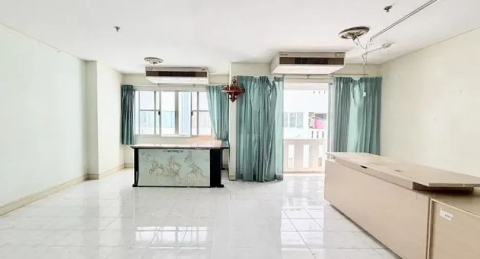 For sale studio condo in Bang Phlat, Bangkok