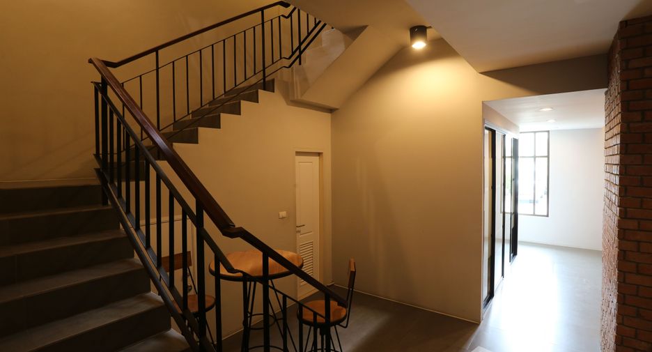 Büro zum Kauf in Wang Thonglang, Bangkok